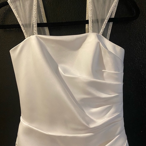 Exquisite white debutante ball gown! Size small and only worn once! - Picture 2 of 9